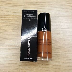 GIORGIO ARMANI # 12 Luminous Silk Perfect Glow Flawless Foundation .6oz